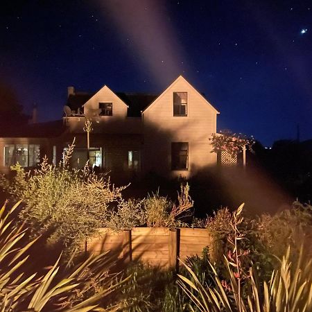 טקאקה Ashley Villa Bnb מראה חיצוני תמונה