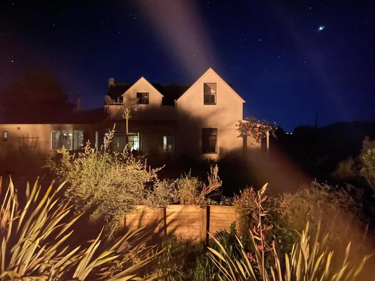 טקאקה Ashley Villa Bnb מראה חיצוני תמונה